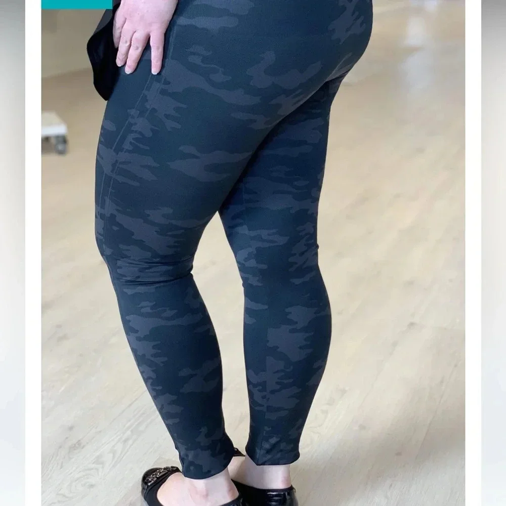 Spanx Look At Me Now High Waisted Stretch Leggings Pants Black Camo Size XL